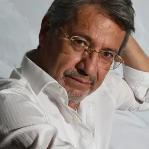 Retrato de Raúl Vallejo
