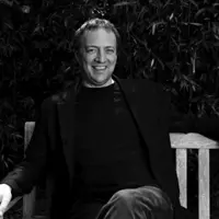 Retrato de Misha Glenny