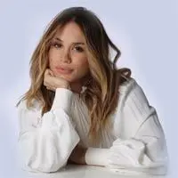 Retrato de Mía Astral