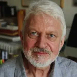 Retrato de  Oliver Bowden