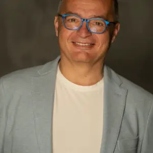 Retrato de Albert Triola