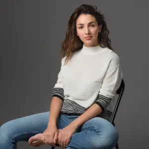 Retrato de Thelma Fardin