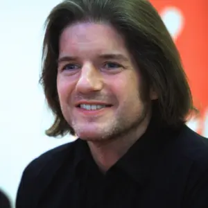 Retrato de Charlie Adlard