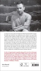 Miniatura contraportada La isla (Serie Inspectora Hulda 2)