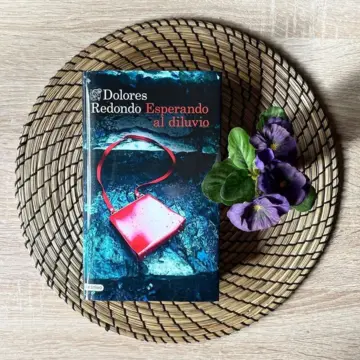 Imagen extra Esperando al diluvio 1